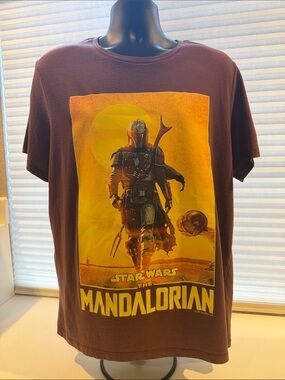 Star Wars The Mandalorian Men’s Tee size XL Old Navy Graphic T-shirt